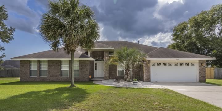 Front of the house at 7345 Du Monde Pl, Pensacola